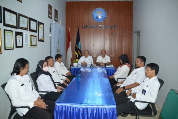 PENANDATANGAN BERKAS SERTIJAB KEPALA BNN KABUPATEN TRENGGALEK