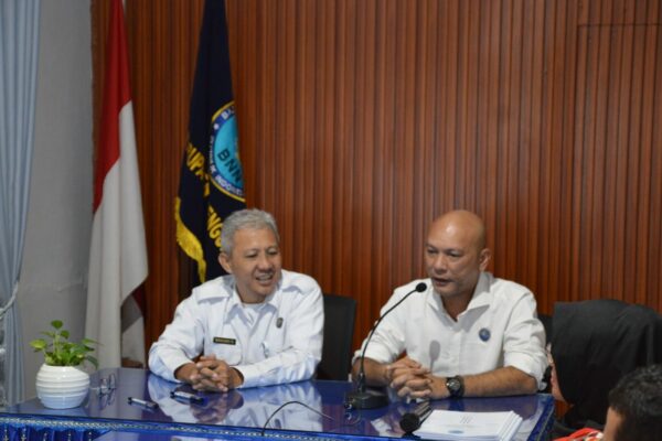 PENANDATANGAN BERKAS SERTIJAB KEPALA BNN KABUPATEN TRENGGALEK