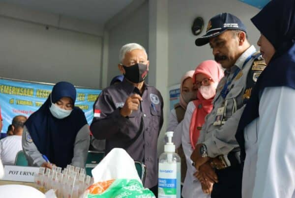PEMERKSIAAN TES URIN AWAK BUS TERMINAL SURODAKAN TRENGGALEK
