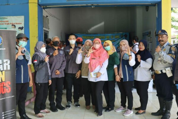 PEMERKSIAAN TES URIN AWAK BUS TERMINAL SURODAKAN TRENGGALEK