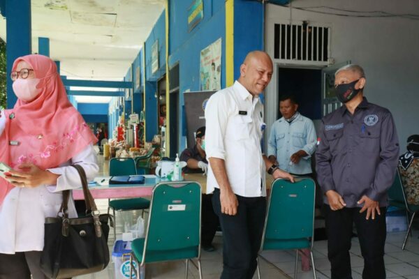 PEMERKSIAAN TES URIN AWAK BUS TERMINAL SURODAKAN TRENGGALEK