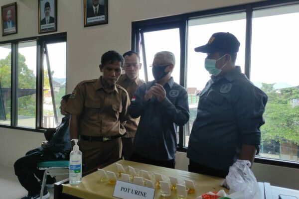 TES URIN BAGI CALON PASKIBRAKA KABUPATEN TRENGGALEK UNTUK SELEKSI TINGKAT PROV. JATIM
