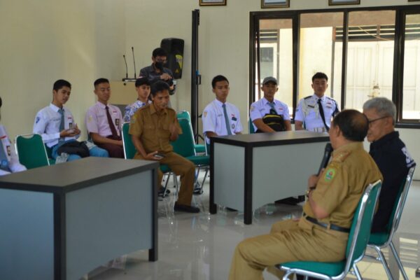 TES URIN BAGI CALON PASKIBRAKA KABUPATEN TRENGGALEK UNTUK SELEKSI TINGKAT PROV. JATIM
