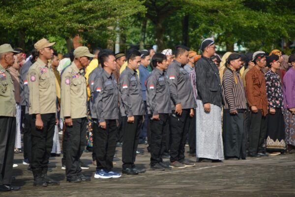 UPACARA MEMPERINGATI HARI OTONOMI DAERAH XXVII DAN HARI PENDIDIKAN TAHUN 2023