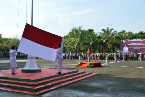 UPACARA MEMPERINGATI HARI OTONOMI DAERAH XXVII DAN HARI PENDIDIKAN TAHUN 2023