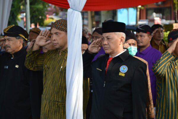 UPACARA MEMPERINGATI HARI OTONOMI DAERAH XXVII DAN HARI PENDIDIKAN TAHUN 2023