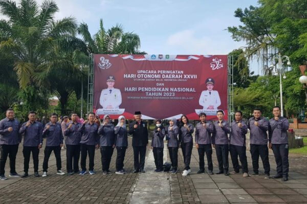 UPACARA MEMPERINGATI HARI OTONOMI DAERAH XXVII DAN HARI PENDIDIKAN TAHUN 2023