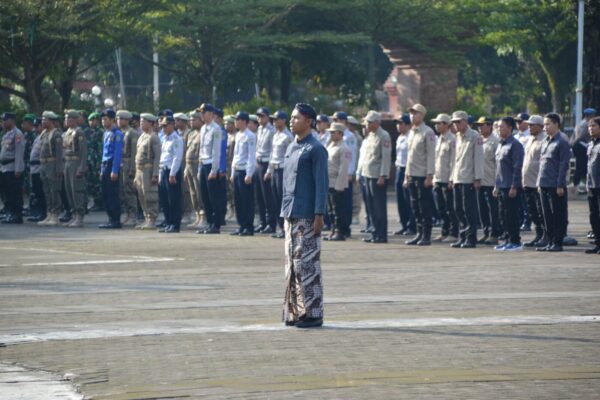 UPACARA MEMPERINGATI HARI OTONOMI DAERAH XXVII DAN HARI PENDIDIKAN TAHUN 2023