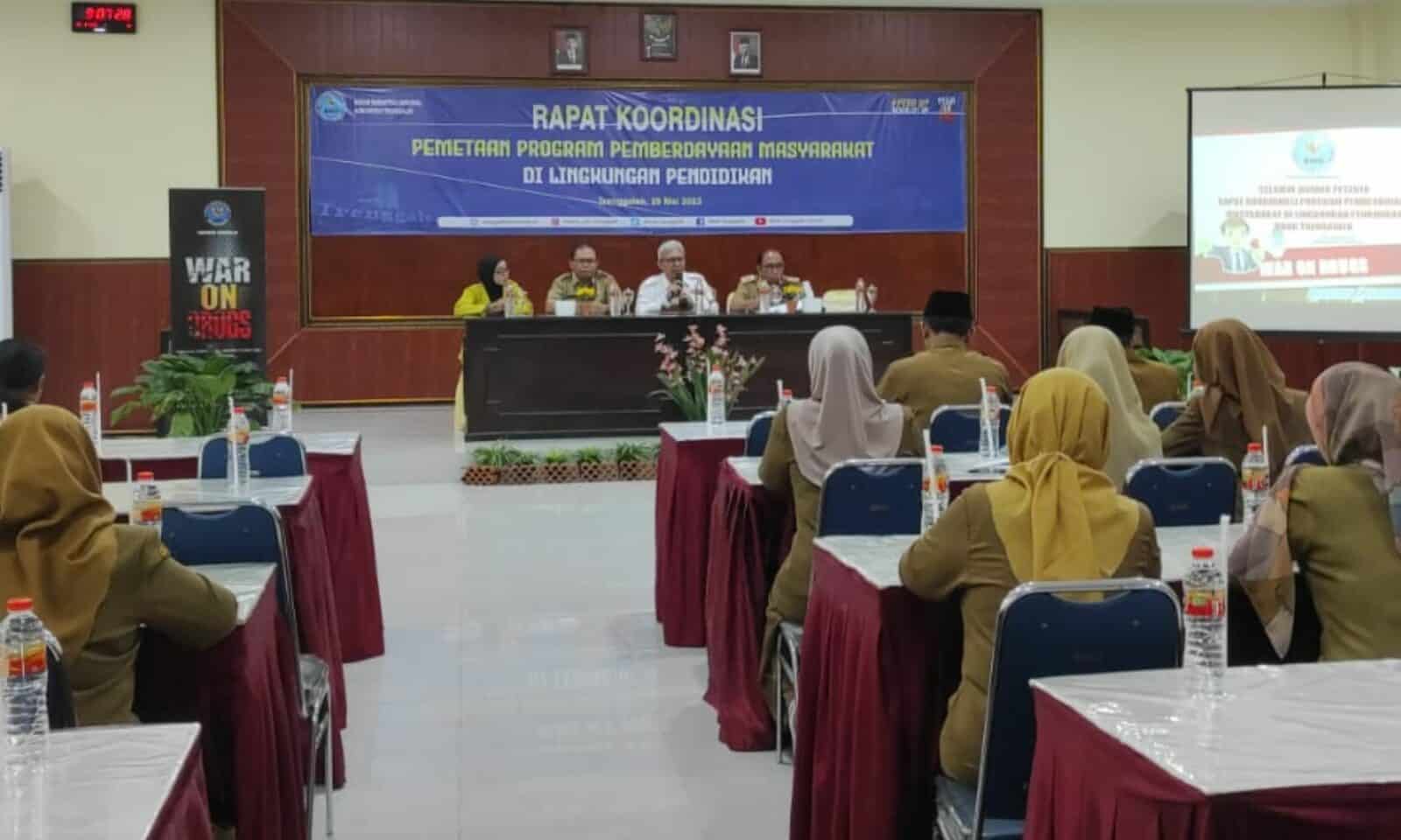 RAPAT KOORDINASI PEMETAAN PROGRAM PEMBERDAYAAN MASYARAKAT DI LINGKUNGAN PENDIDIKAN RAPAT KOORDINASI PEMETAAN PROGRAM PEMBERDAYAAN MASYARAKAT DI LINGKUNGAN PENDIDIKAN