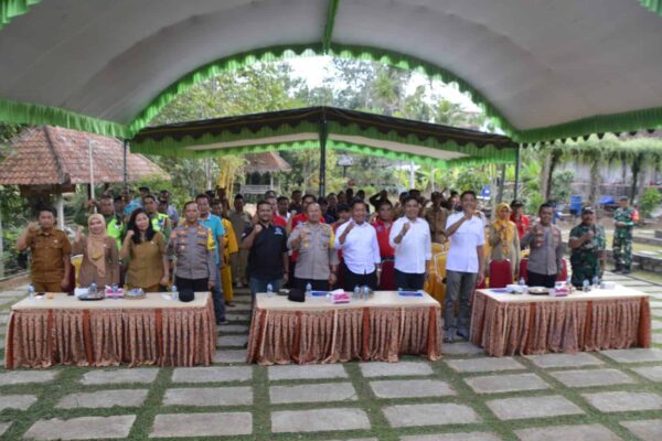 BNNK TRENGGALEK DUKUNG PROGRAM KAMPUNG BERSIH NARKOBA POLRES TRENGGALEK