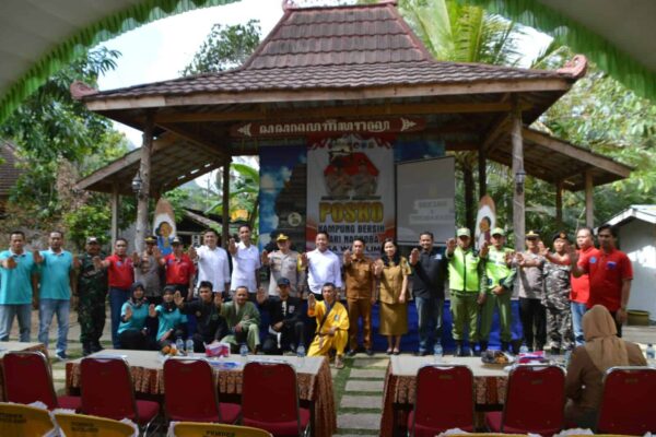 BNNK TRENGGALEK DUKUNG PROGRAM KAMPUNG BERSIH NARKOBA POLRES TRENGGALEK