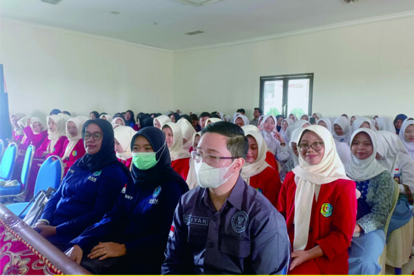 Talkshow dengan tema “Sosialisasi Pencegahan Dan Penyalahgunaan Narkotika, Psikotropika Dan Zat Adiktif Lainnya (NAPZA)” untuk siswa SMA / SMK sederajat di Kabupaten Ponorogo