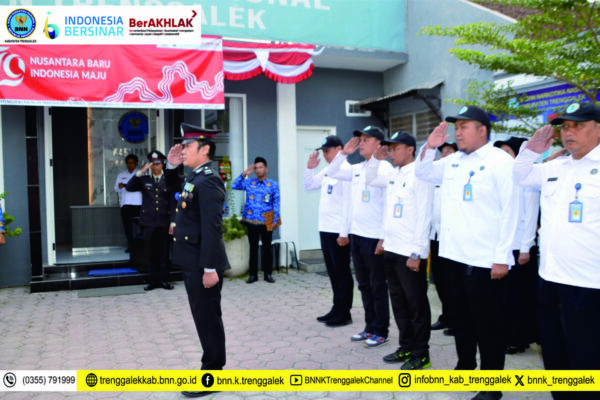 BNNK TRENGGALEK MELAKSANAKAN UPACARA BENDERA PERINGATAN HUT KE-79 REPUBLIK INDONESIA
