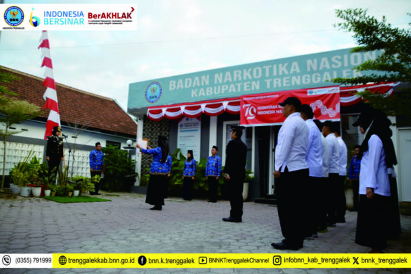 BNNK TRENGGALEK MELAKSANAKAN UPACARA BENDERA PERINGATAN HUT KE-79 REPUBLIK INDONESIA