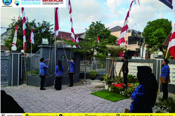 BNNK TRENGGALEK MELAKSANAKAN UPACARA BENDERA PERINGATAN HUT KE-79 REPUBLIK INDONESIA