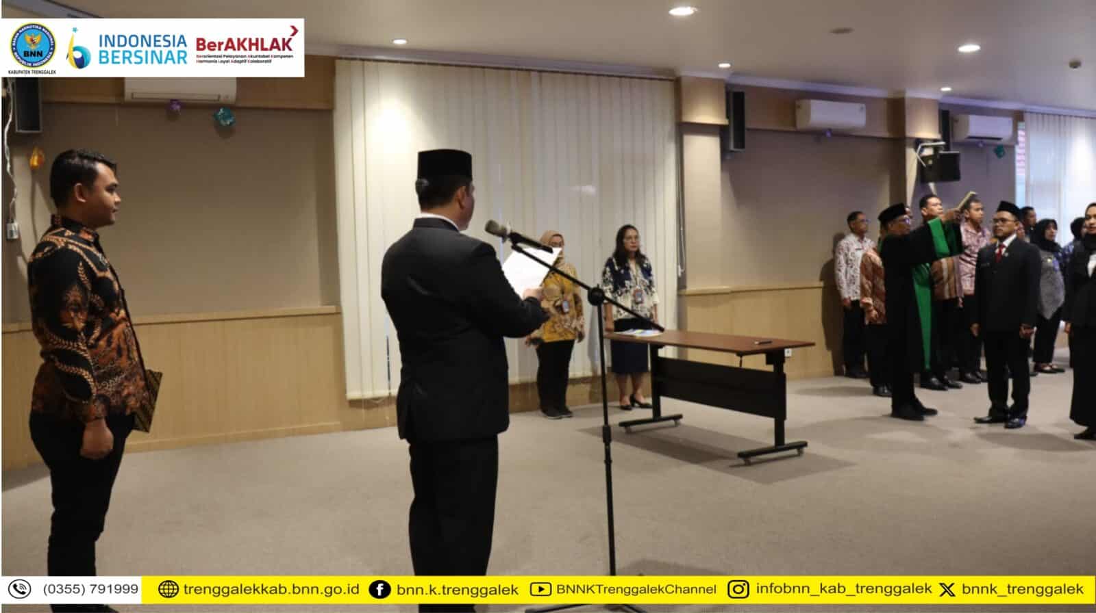 PENGAMBILAN SUMPAH DAN PELANTIKAN JABATAN FUNGSIONAL DI LINGKUNGAN BNNP JAWA TIMUR