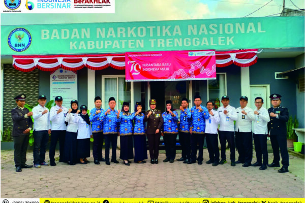BNNK TRENGGALEK MELAKSANAKAN UPACARA BENDERA PERINGATAN HUT KE-79 REPUBLIK INDONESIA
