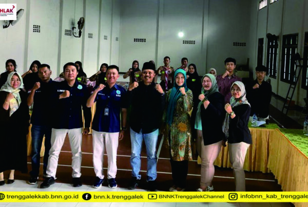 PEMBEKALAN MATERI P4GN DAN SCREENING TES URINE PADA PESERTA DUTA KONDANG KECAMATAN WATULIMO TRENGGALEK PEMBEKALAN PESERTA DUTA KONDANG KECAMATAN WATULIMO TRENGGALEK