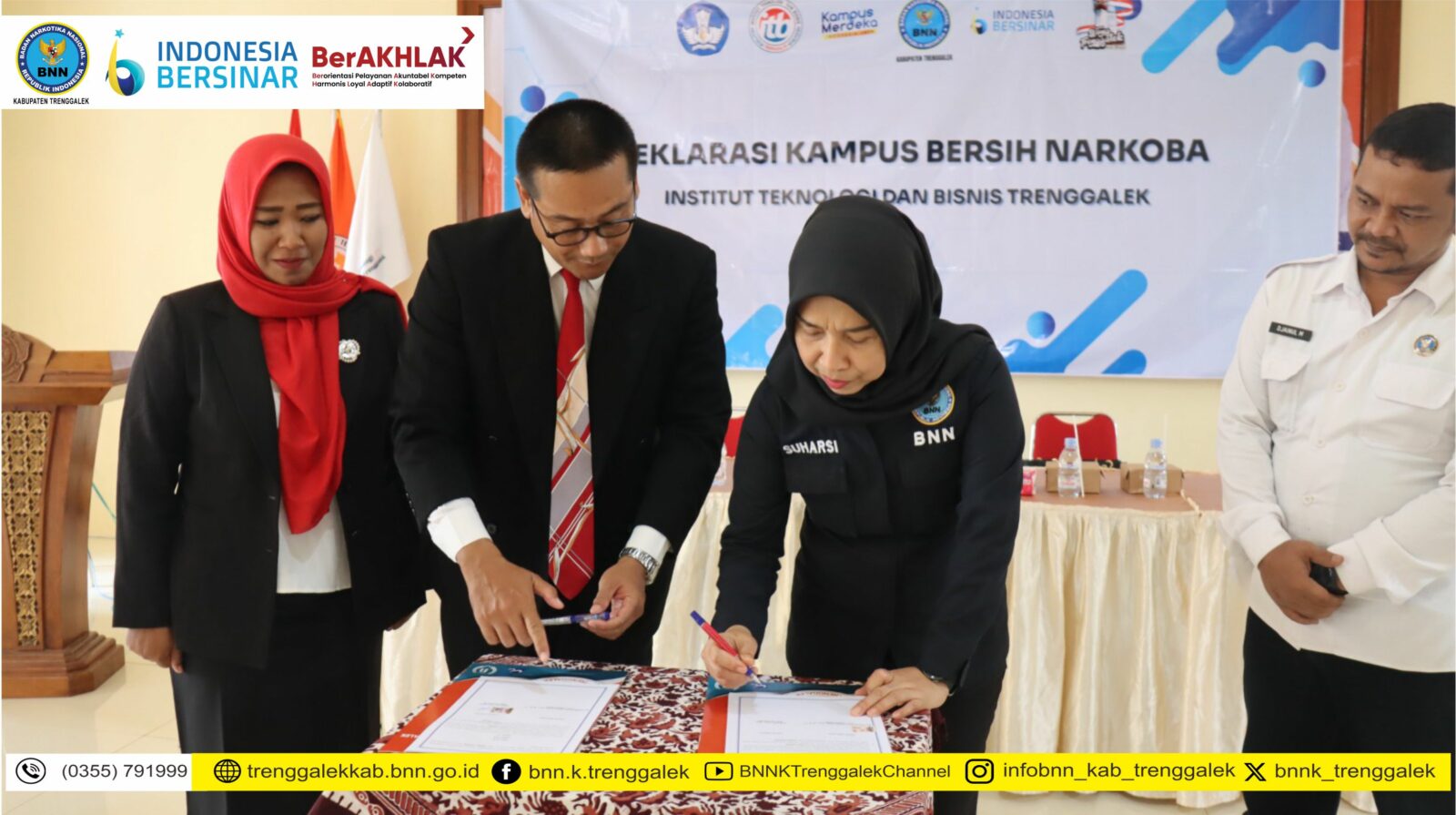 DEKLARASI KAMPUS BERSINAR DI INSTITUT TEKNOLOGI DAN BISNIS TRENGGALEK DEKLARASI KAMPUS BERSINAR DI INSTITUT TEKNOLOGI DAN BISNIS TRENGGALEK