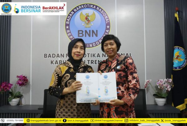 Serah Terima Jabatan di BNN Kabupaten Trenggalek: AKBP Suharsi, S.H., M.Si. Serahkan Tugas kepada AKBP Wiji Rahayu, S.H.