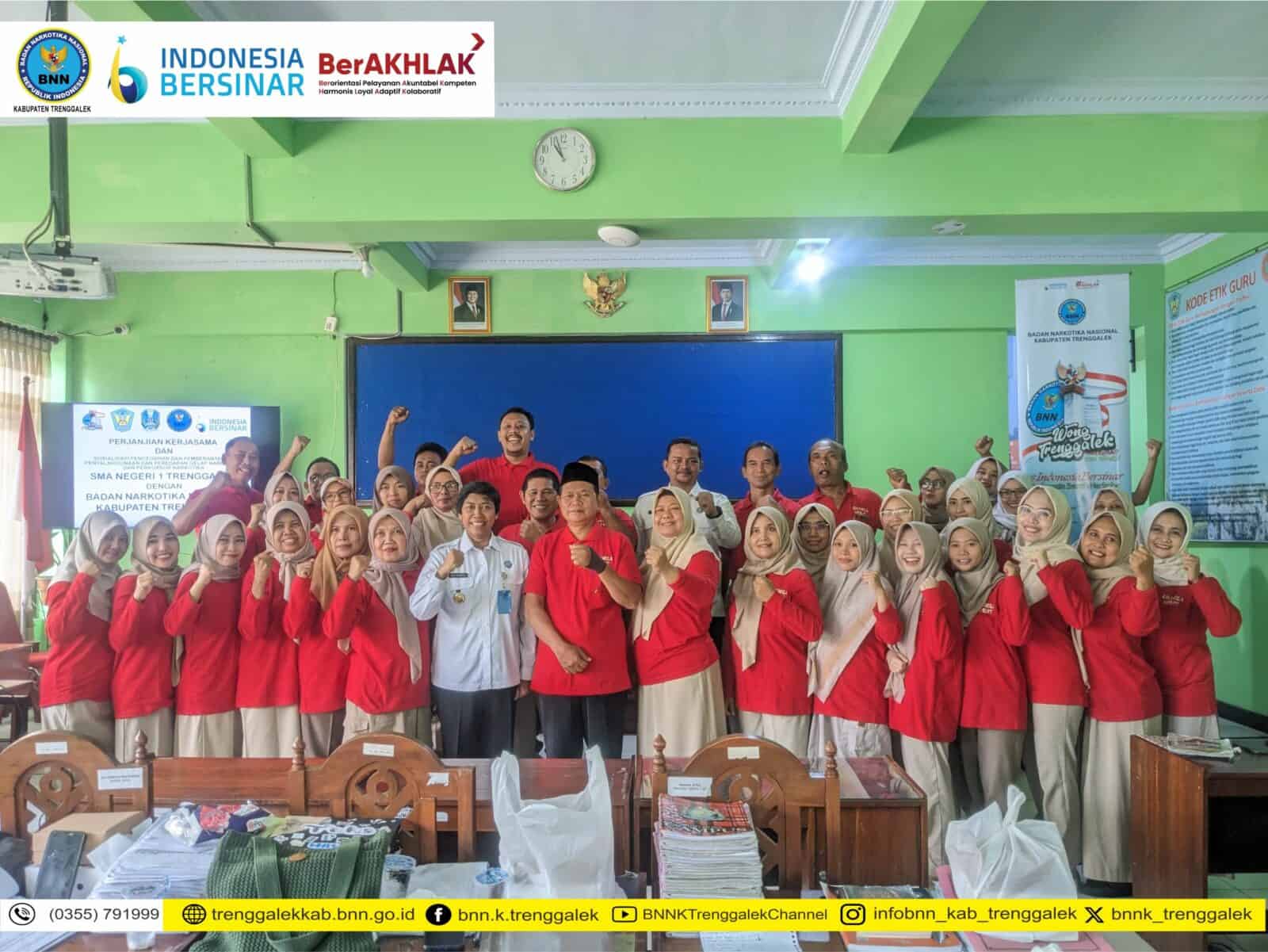 KOLABORASI SMANESA TRENGGALEK dan BNNK TRENGGALEK WUJUDKAN SEKOLAH BERSINAR KOLABORASI SMANESA TRENGGALEK dan BNNK TRENGGALEK WUJUDKAN SEKOLAH BERSINAR