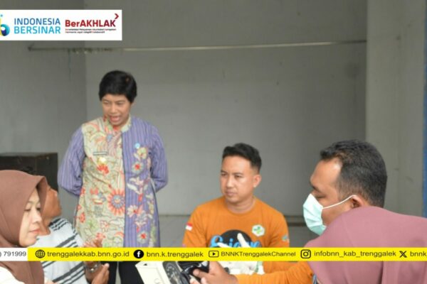 Tes Urine Narkoba dan Kesehatan pada Awak Bus Terminal Surodakan Trenggalek
