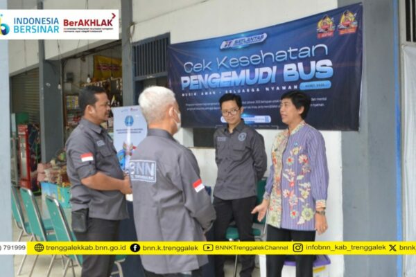 Tes Urine Narkoba dan Kesehatan pada Awak Bus Terminal Surodakan Trenggalek
